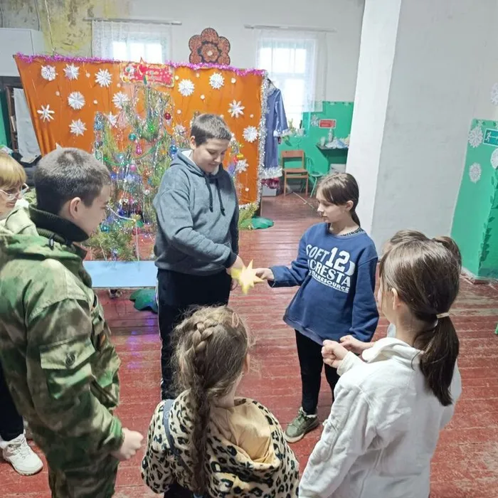 Тематический час «Свет Рождественской звезды»