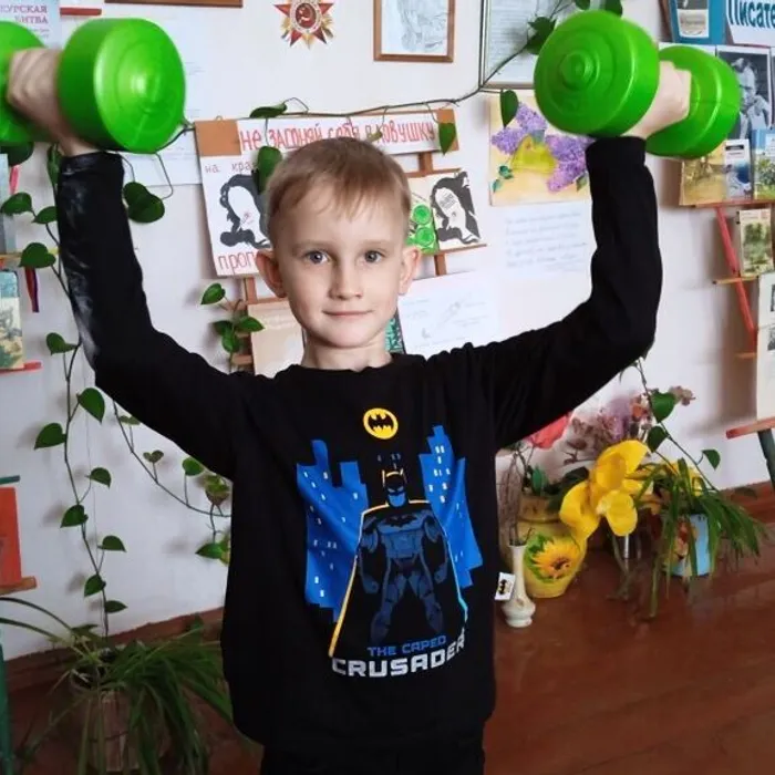Весёлые соревнования «Курс молодого бойца»