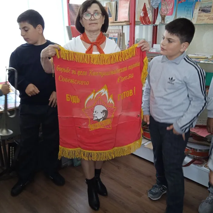 Познавательный час «День пионерии»