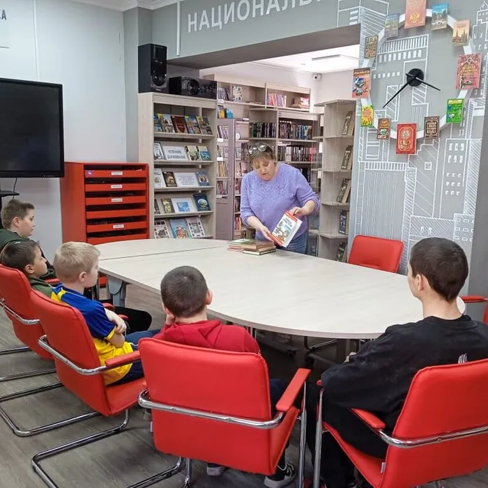 Информационно- патриотический час «Война на страницах книг»