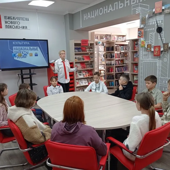 Информационный час «История библиотеки от Древности до современности»