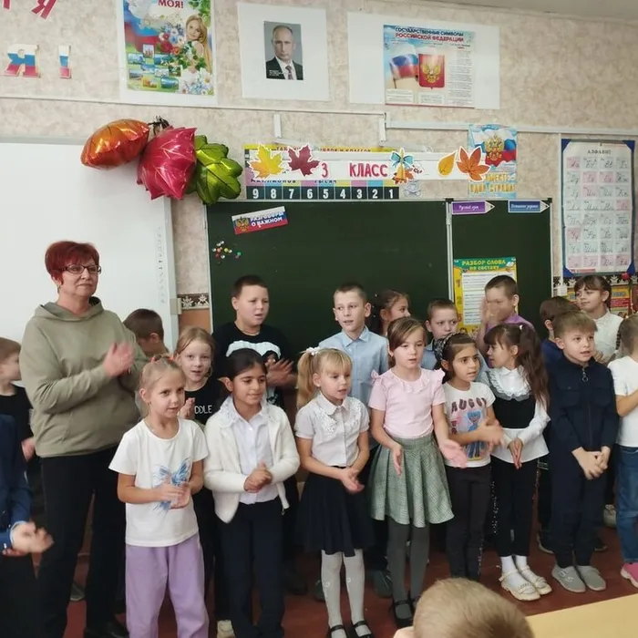 Познавательно-игровая программа «Давайте друзья потолкуем о маме»