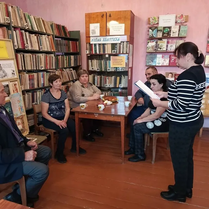 Литературная гостиная «Тобою, мама, наша жизнь согрета»