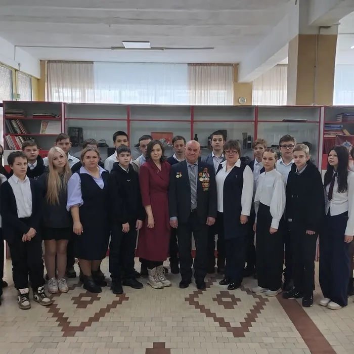 Патриотический час «Солдат войны не выбирает»