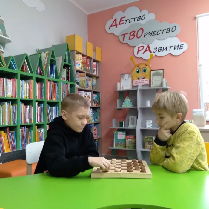                                            Мы хотим, чтоб наше лето было играми согрето