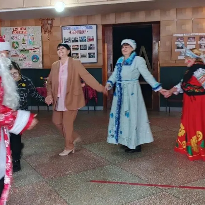 Новогодний утренник «Новогодние приключения в стране литературных героев»