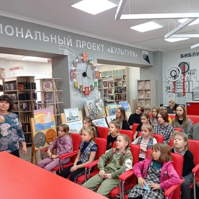В модельной библиотеке открылась выставка «Эпоха Петра I глазами юных художников»