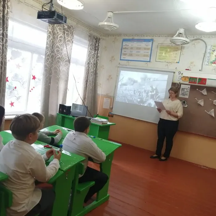 Патриотический час «Сквозь года звенит Победа»