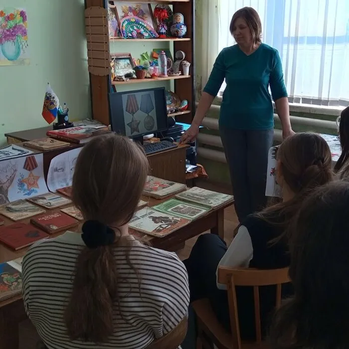 Патриотический час «Наше детство огнем опалила не по детскому росту война»