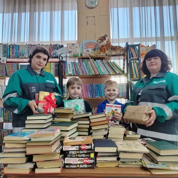 Добрые дела цементного завода: Подарок для детской библиотеки
