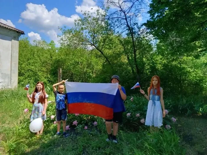 4A6F2844-3CEE-4650-B5D2-661E3DC3E74E&nbsp;— средний размер