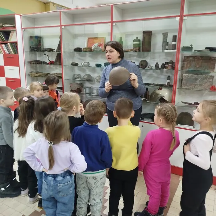 Познавательный час «Когда в руинах был родимый край»