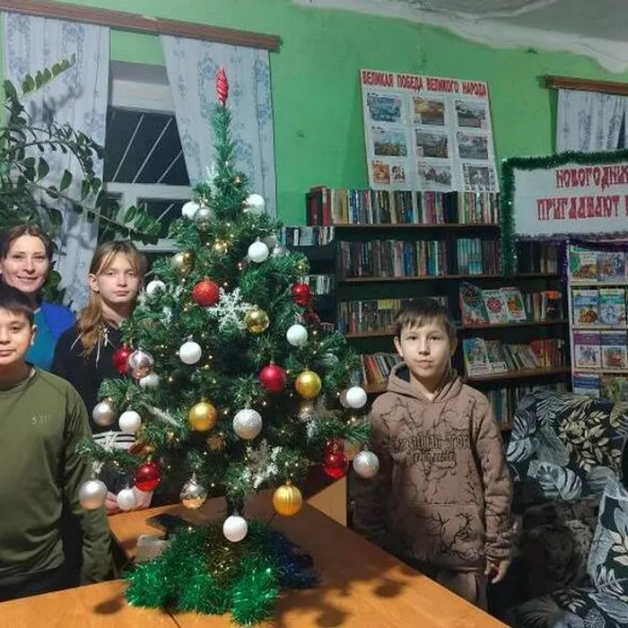 Литературно-музыкальная программа «И вот она нарядная на праздник к нам пришла»